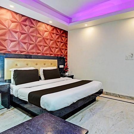 Hotel Collection O Noida Saffron Exterior foto