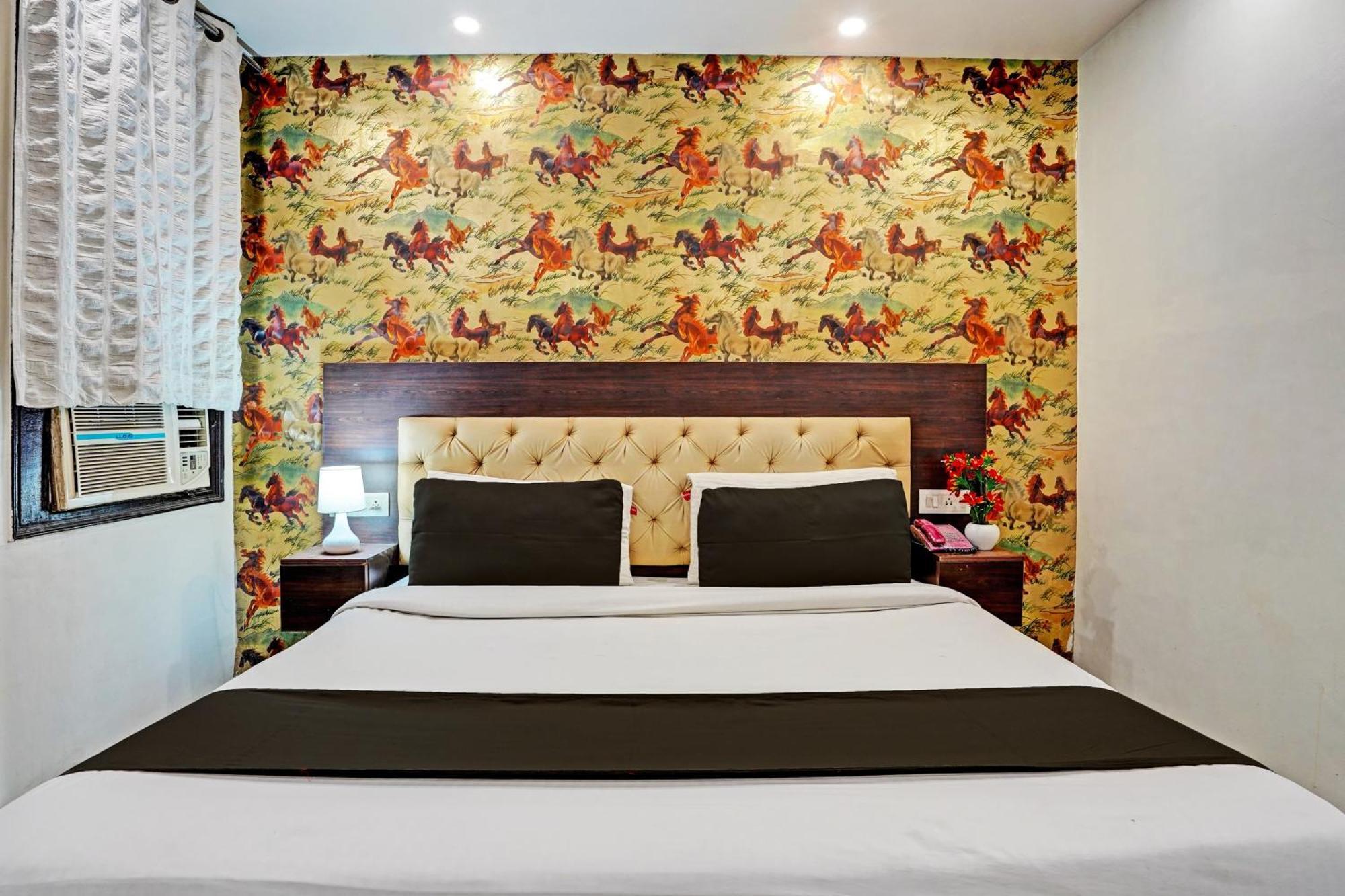 Hotel Collection O Noida Saffron Exterior foto